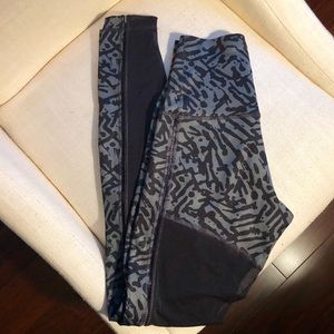 Lululemon Hot to Street Mesh Leggings